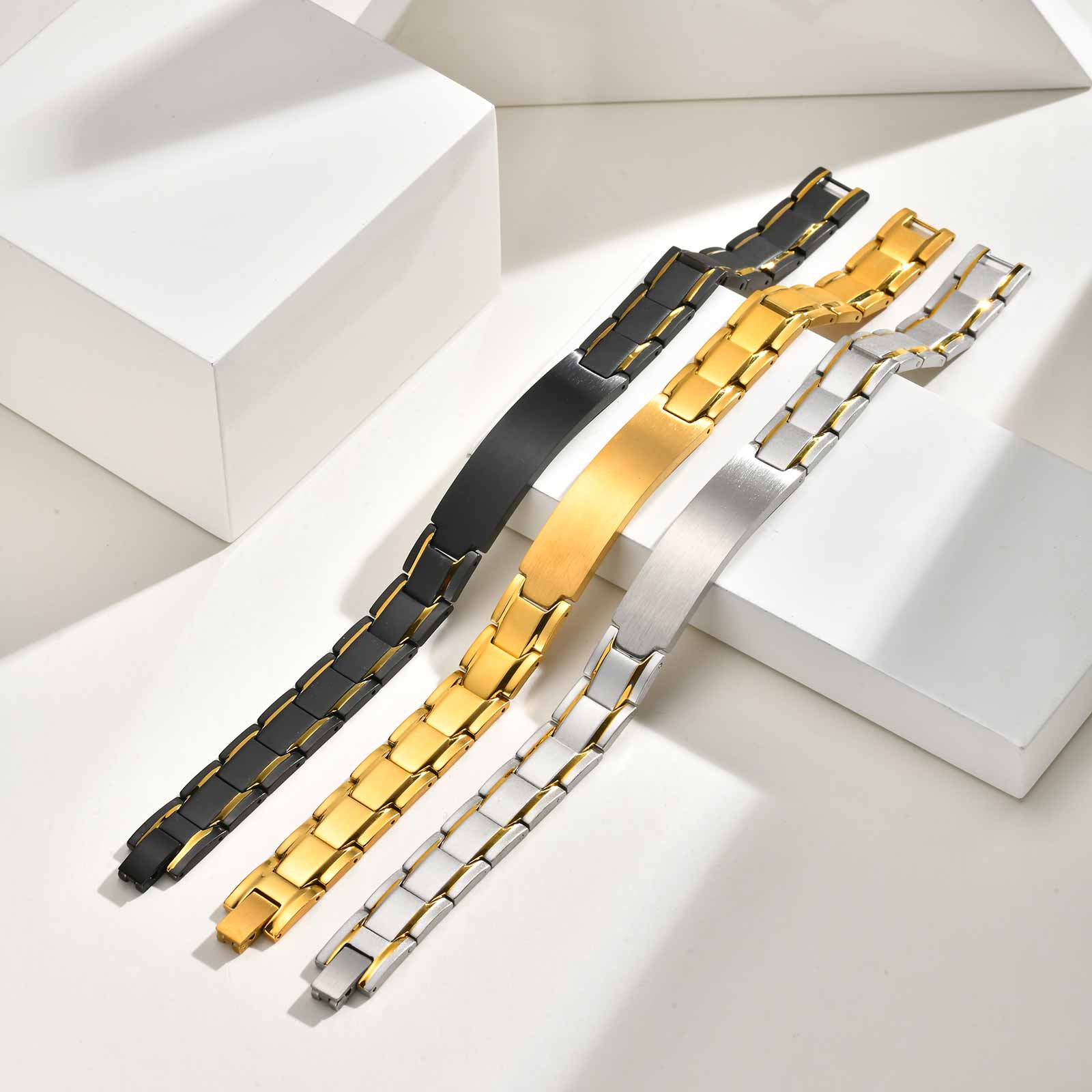 Custom Name Text Engraved Brac - Jewelry Type Watches recensione e prezzo