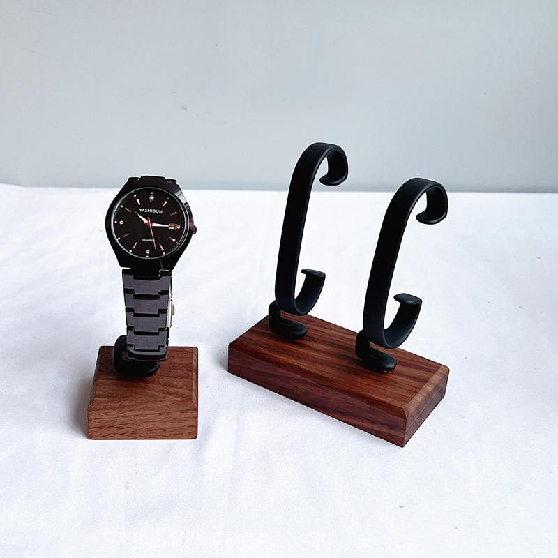 Wooden C-Shaped Watch Holder J - Jewelry And Watches Inc recensione e prezzo