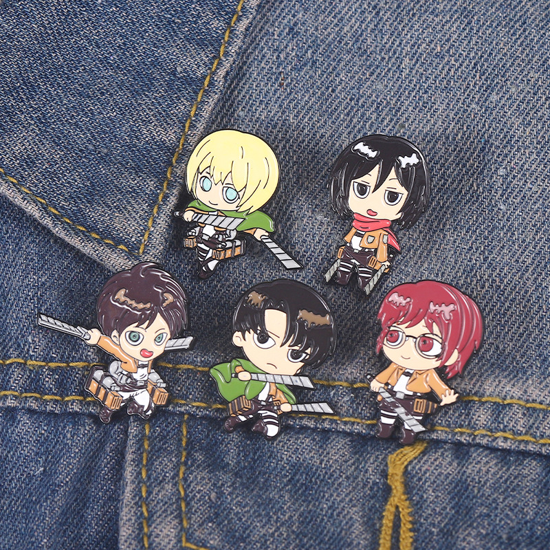 Eren Chibi Enamel Pins Custom  - Levi Jewelry & Watches Inc recensione e prezzo