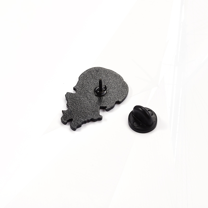 Mikasa Armin Levi Pines Lapel  - Levi Jewelry & Watches Inc recensione e prezzo